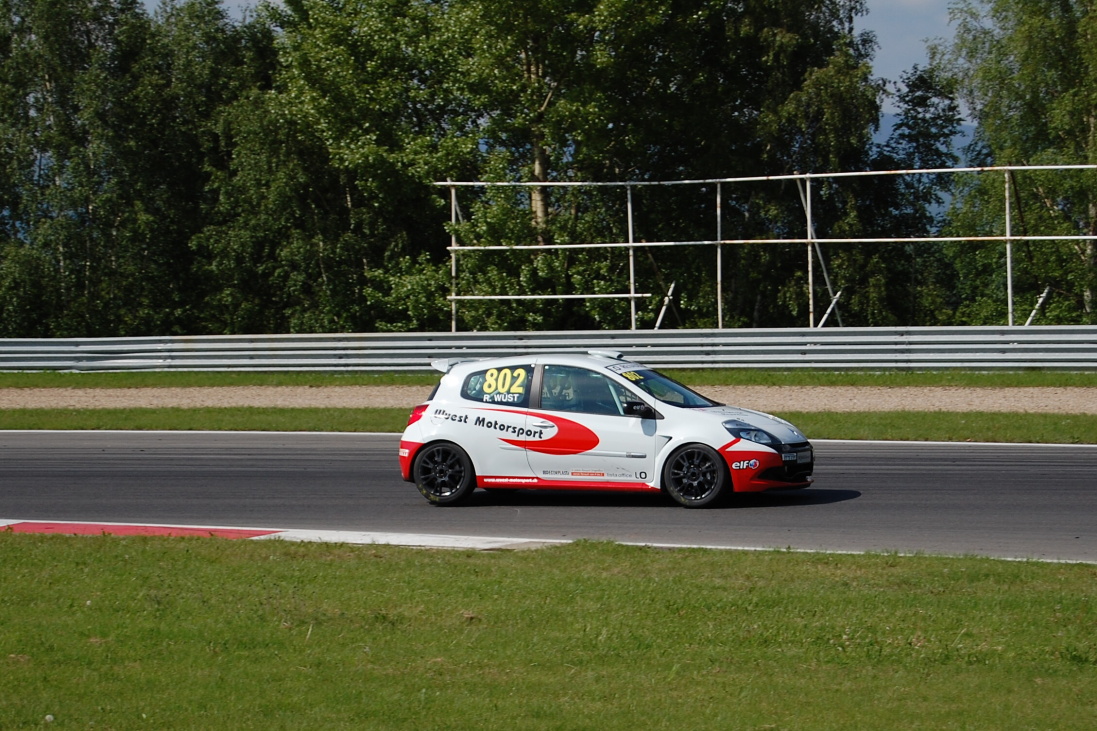 Clio Cup 17.jpg